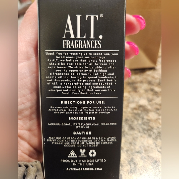 ALT Crystal 23 1oz Perfume Spray - Picture 3 of 3